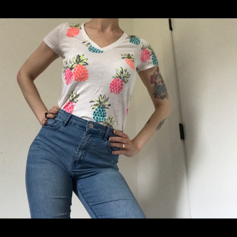 Merona V-neck Pineapple 🍍 Tee Shirt
